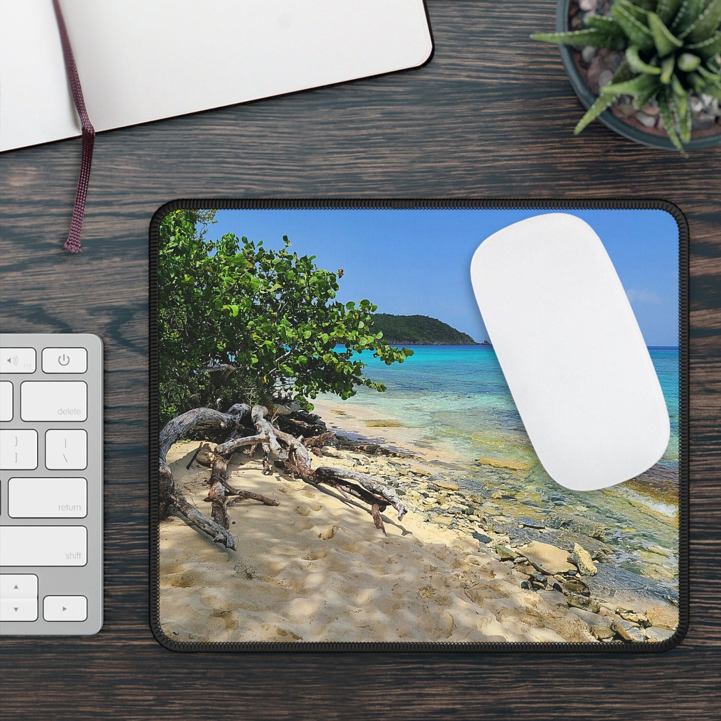 Beautiful Tropical Beach Scene Mouse Pad